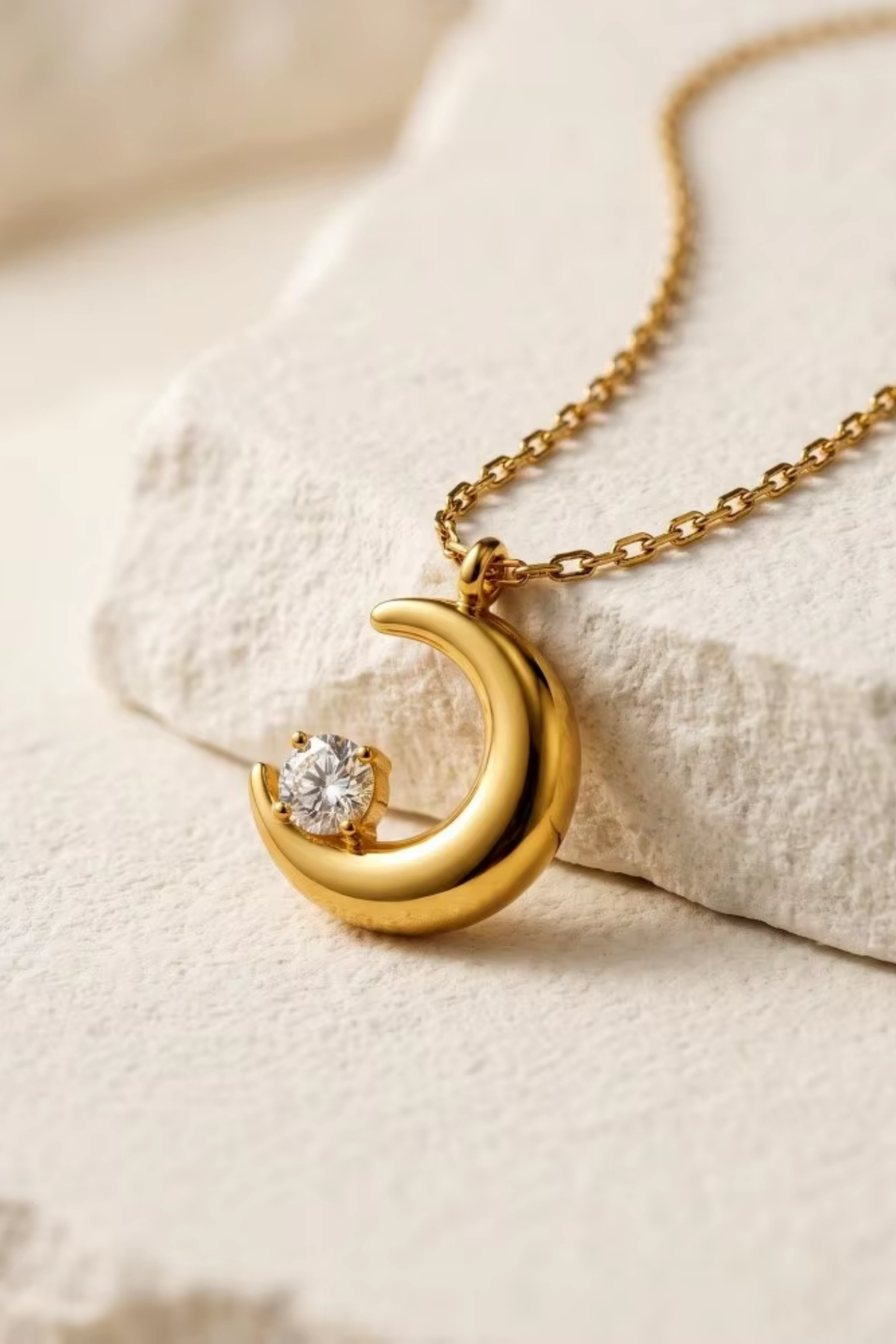 Lumière Moon Necklace