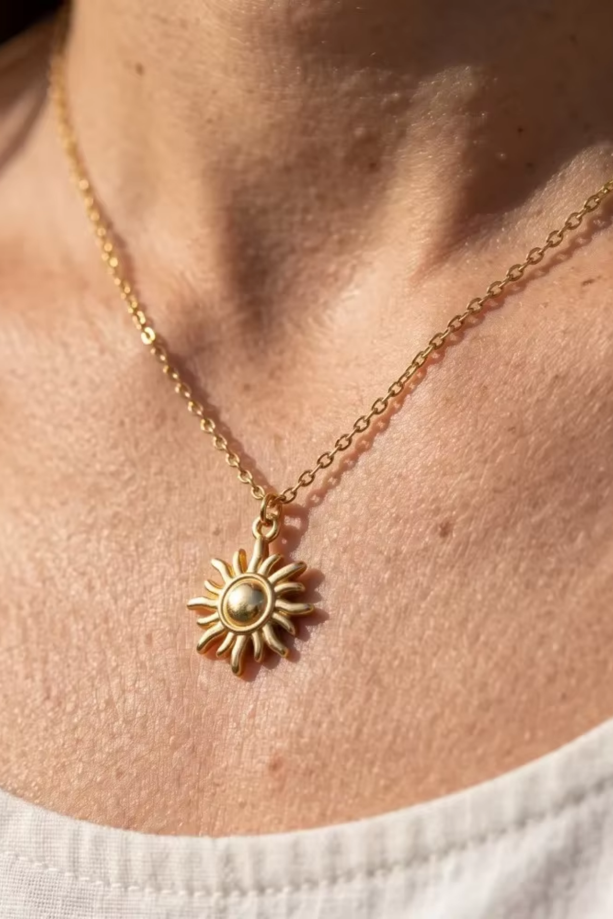 Lumière Moon Necklace