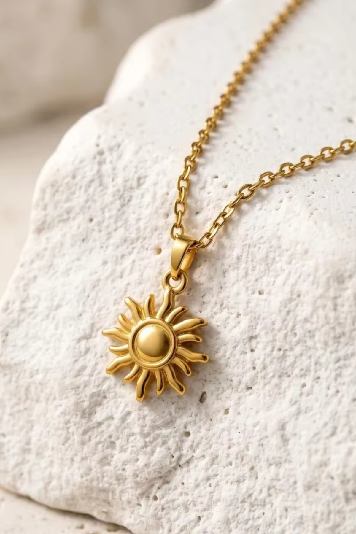 Lumière Moon Necklace