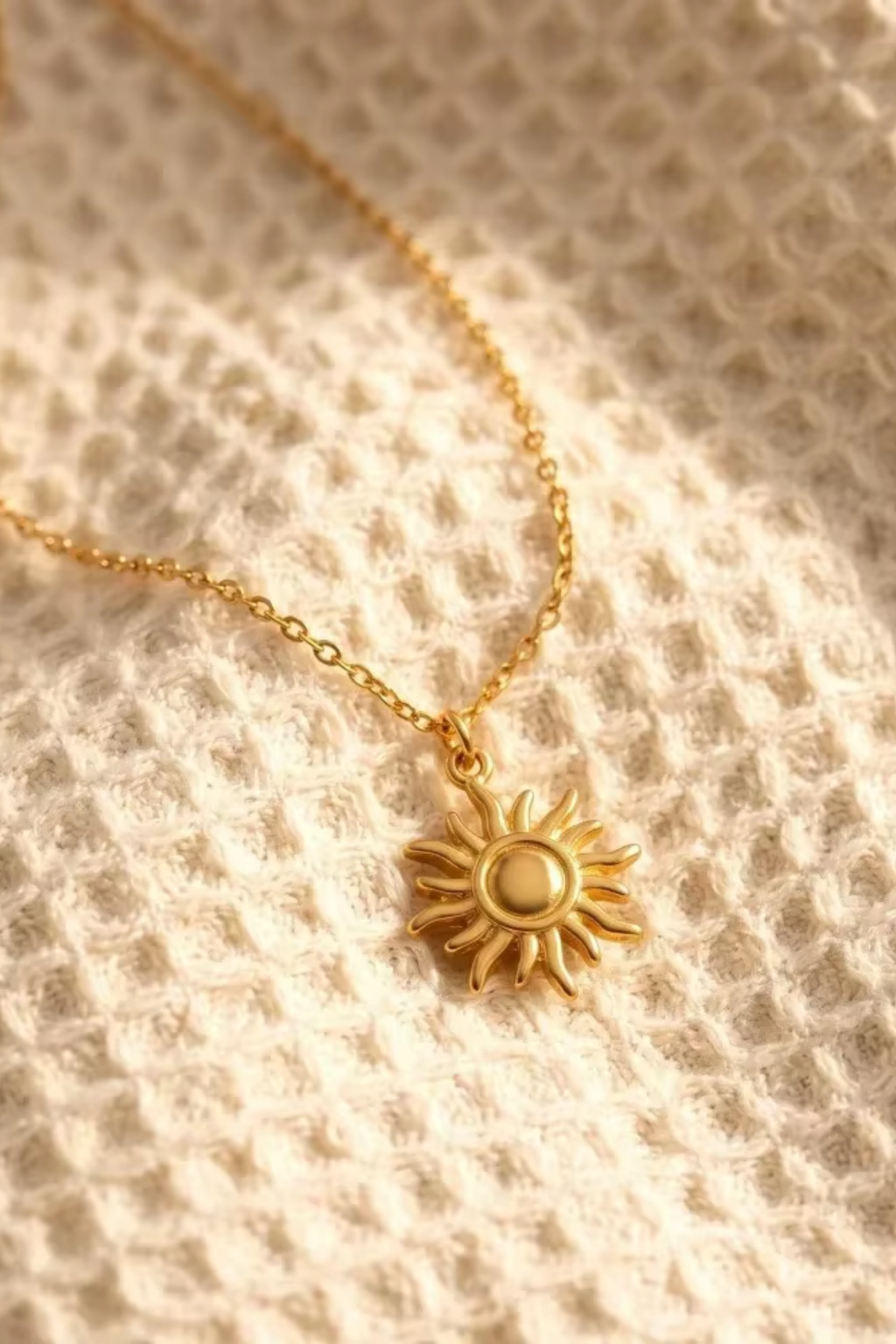 Lumière Moon Necklace