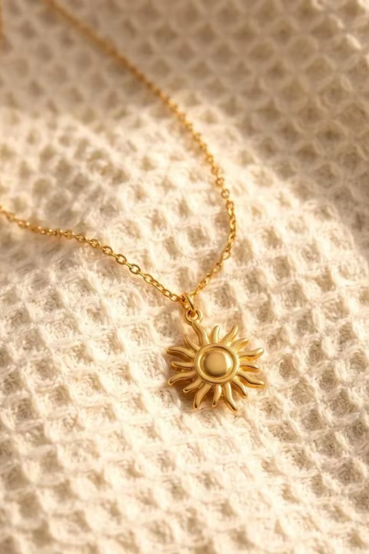 Lumière Moon Necklace