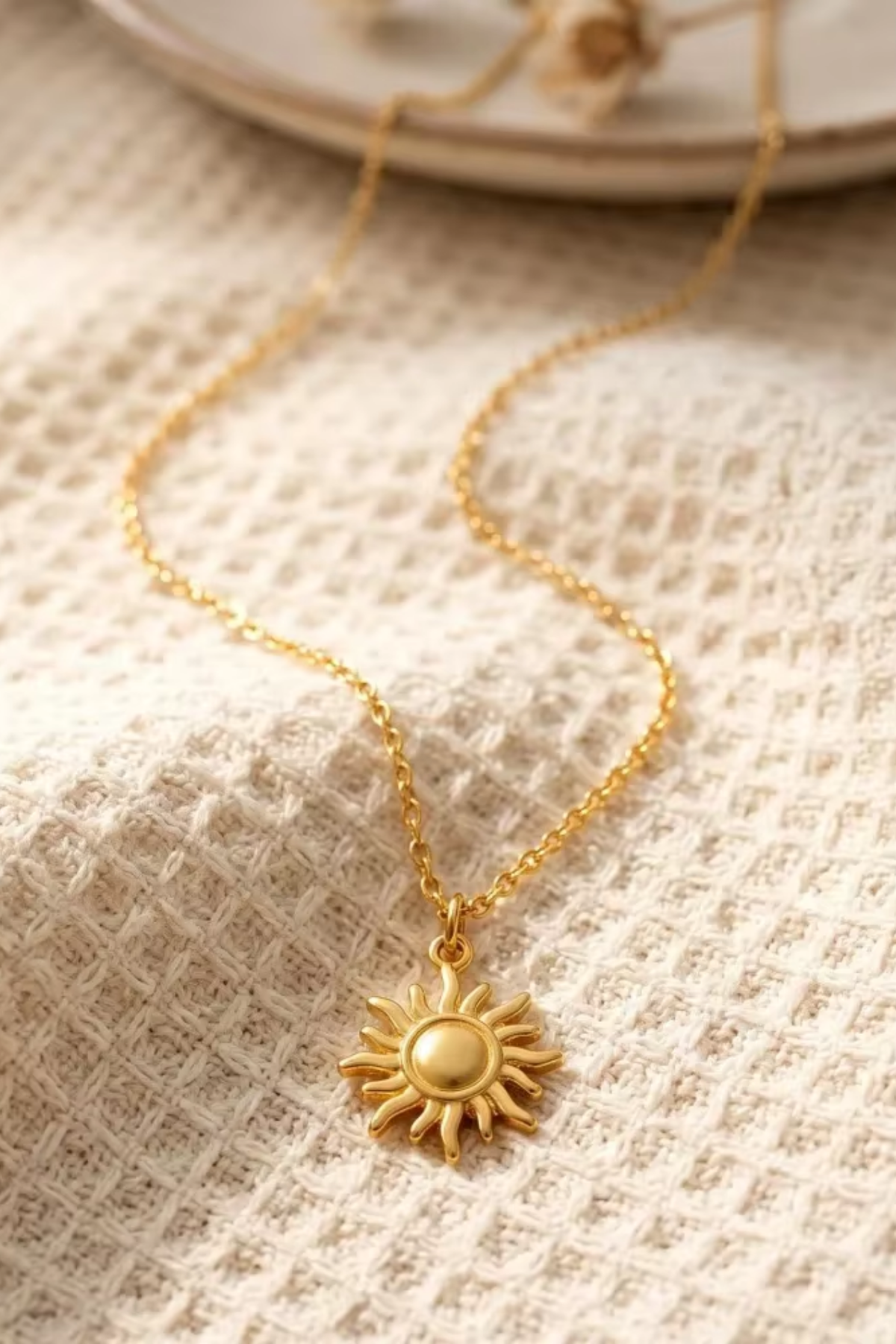 Lumière Moon Necklace