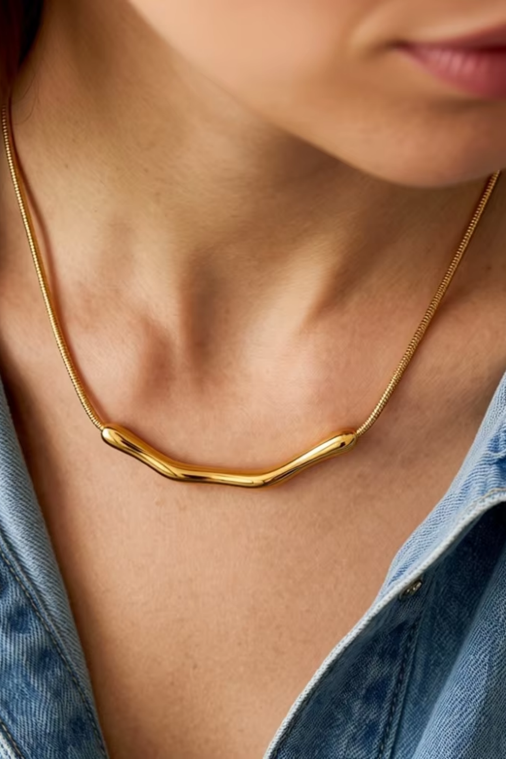 Solea Wave Necklace