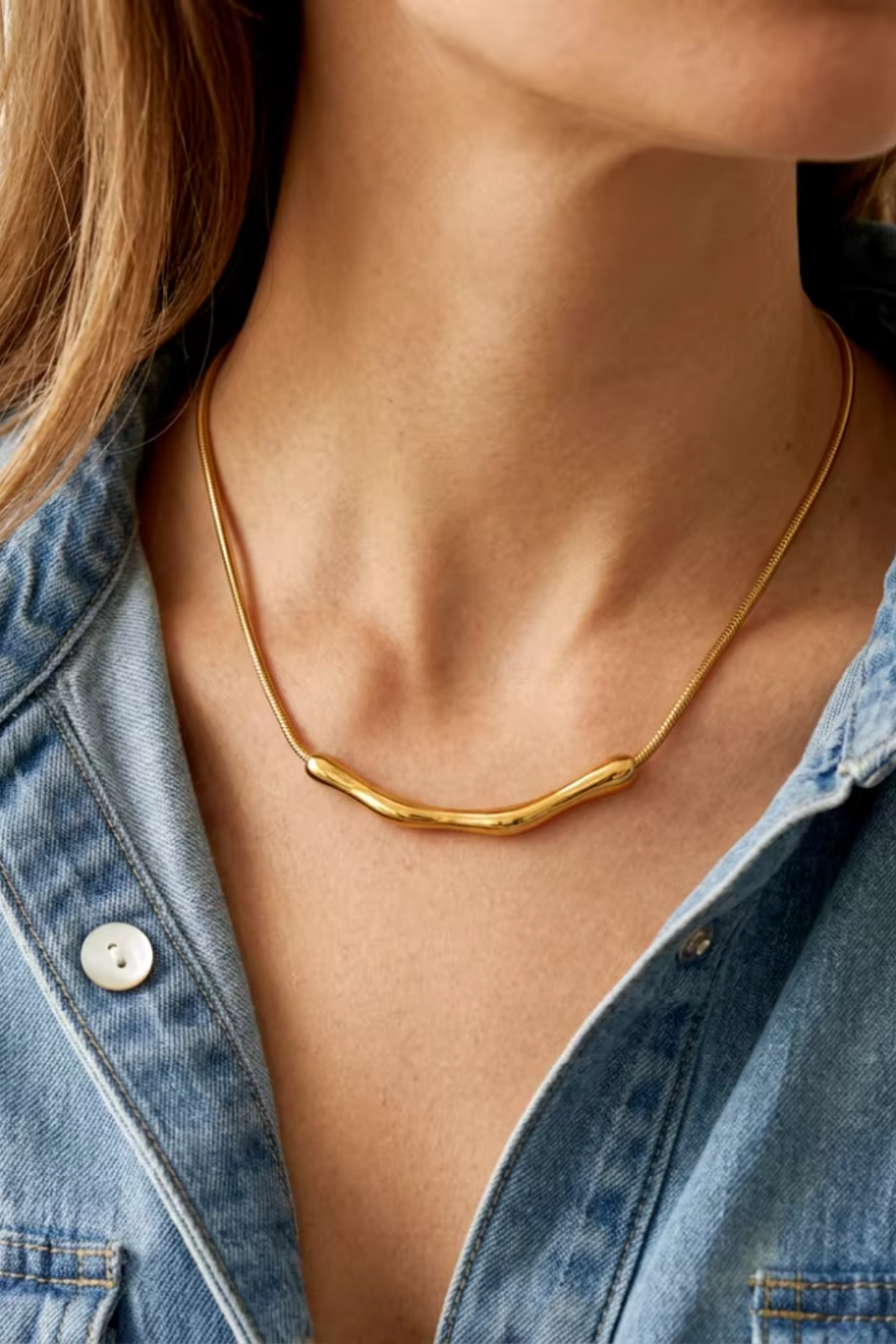 Solea Wave Necklace
