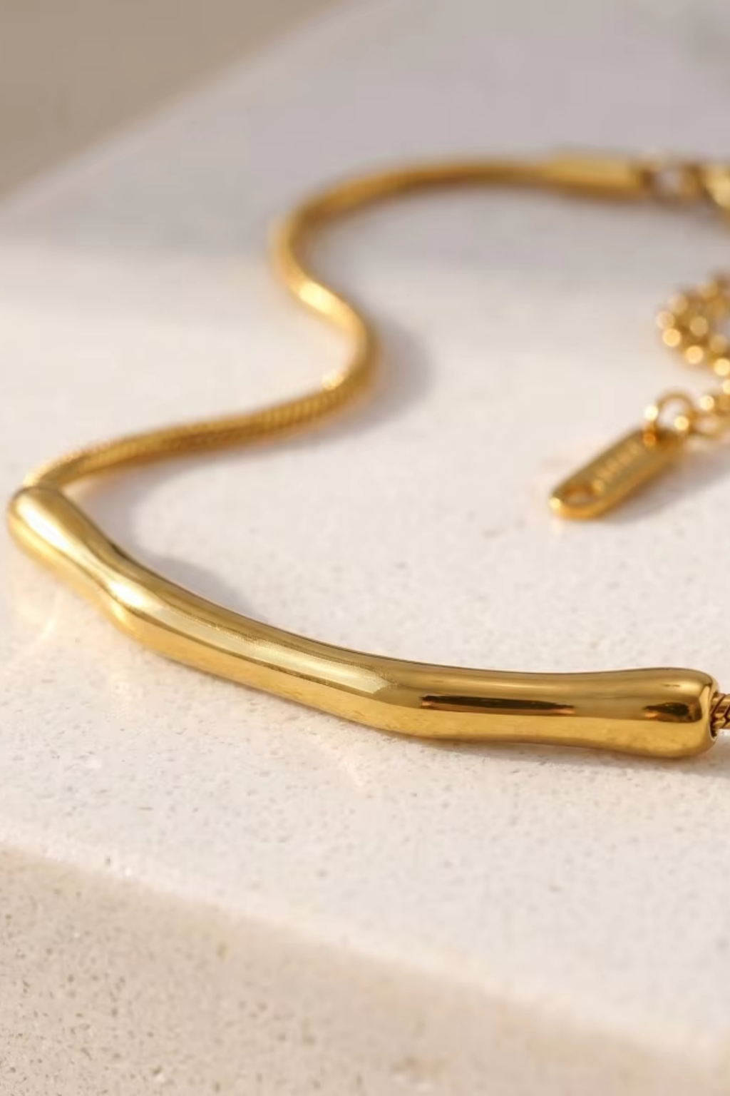 Solea Wave Necklace