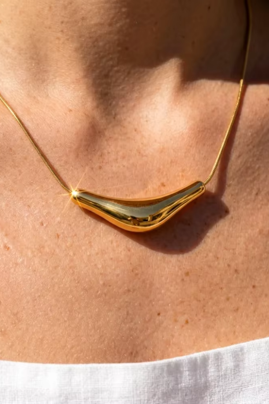 Solea Wave Necklace