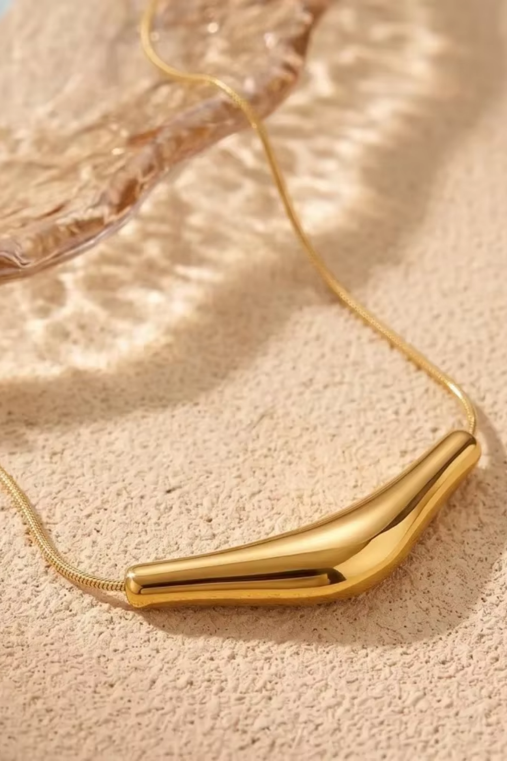 Solea Wave Necklace