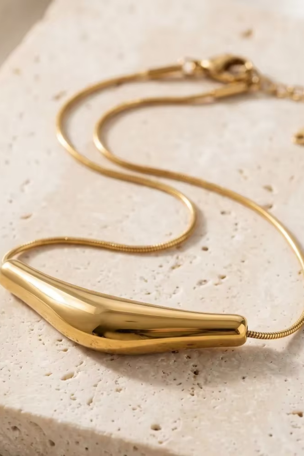 Solea Wave Necklace