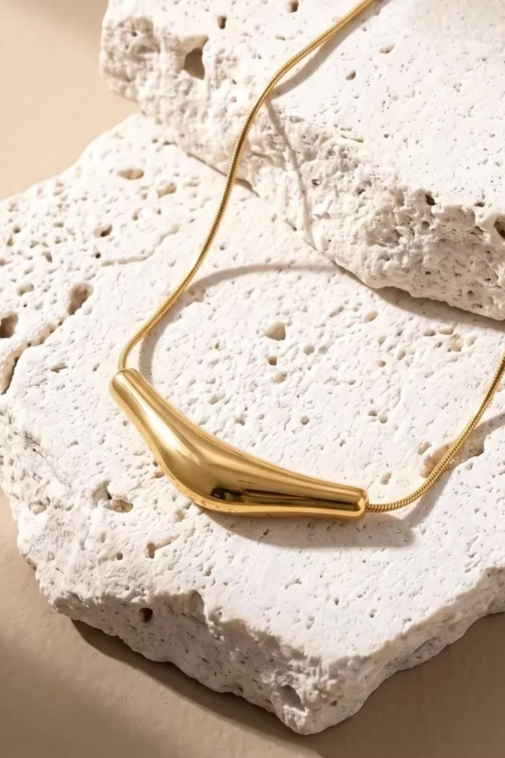 Solea Wave Necklace