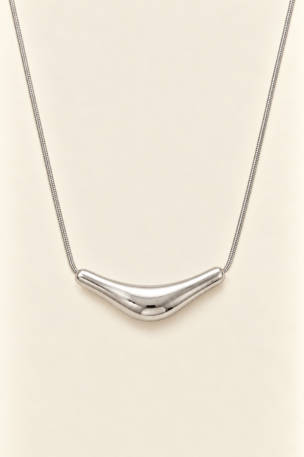Solea Wave Necklace
